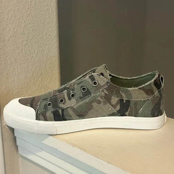 Sbicca Creola Women’s Slip On Shoe Size: 8 Color: Camo New In Box Fast Shipping - Picture 3 of 9